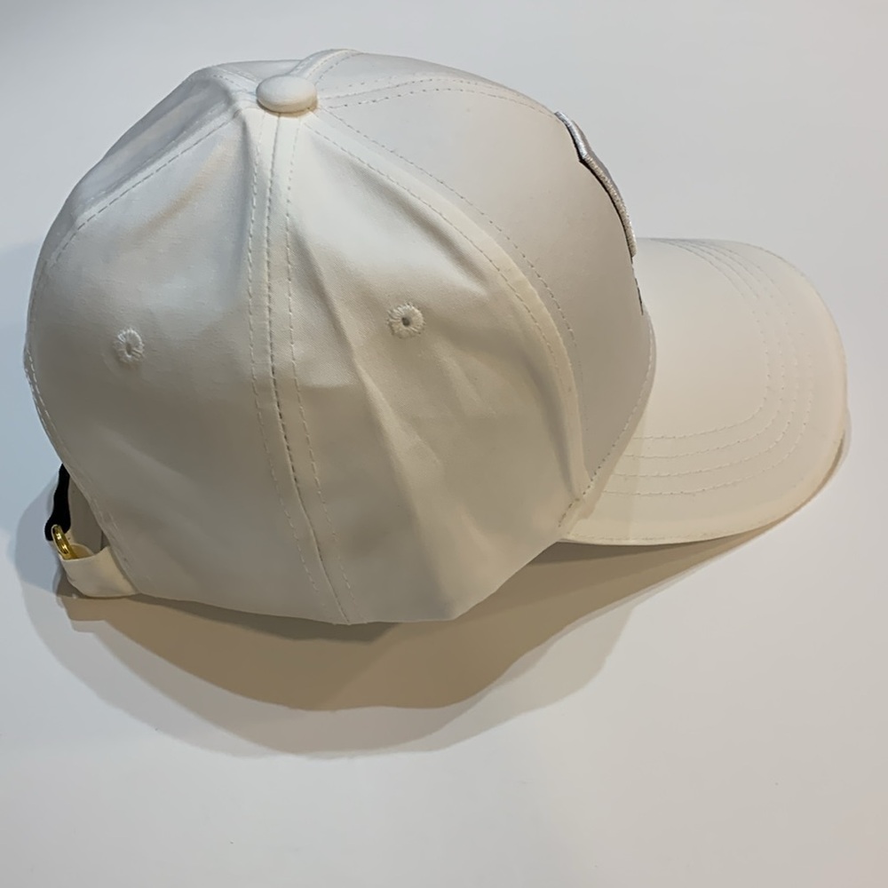 White Burberry Hat - Picture 6 of 7